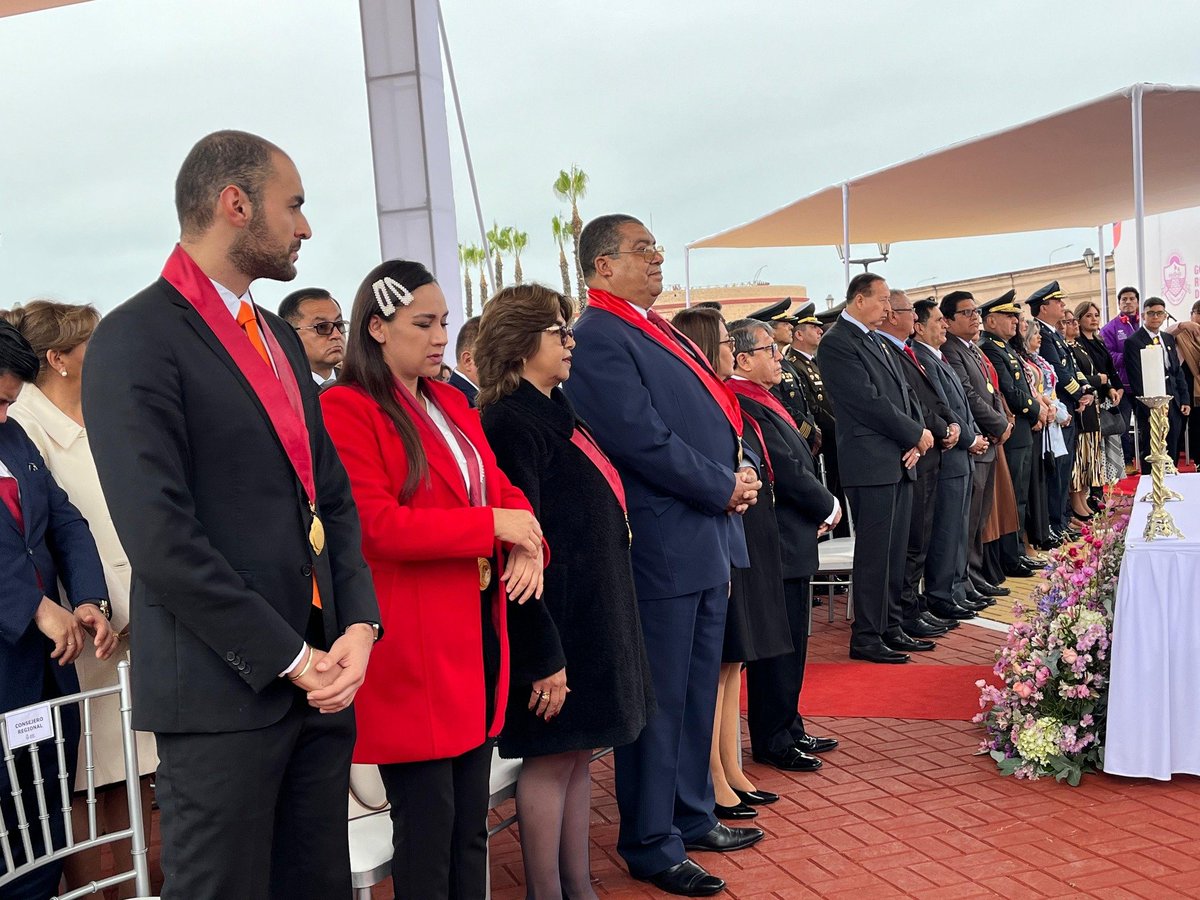 drecallao's tweet photo. En el marco de las actividades por el 188° aniversario del Callao, organizadas por el @RegionCallaoPe , que conduce el Dr. Ciro Castillo Rojo; la directora de la DREC, Giovanna Estrada, junto a diversas autoridades, participa en la tradicional Misa y Te Deum. https://t.co/YyYi888qDz