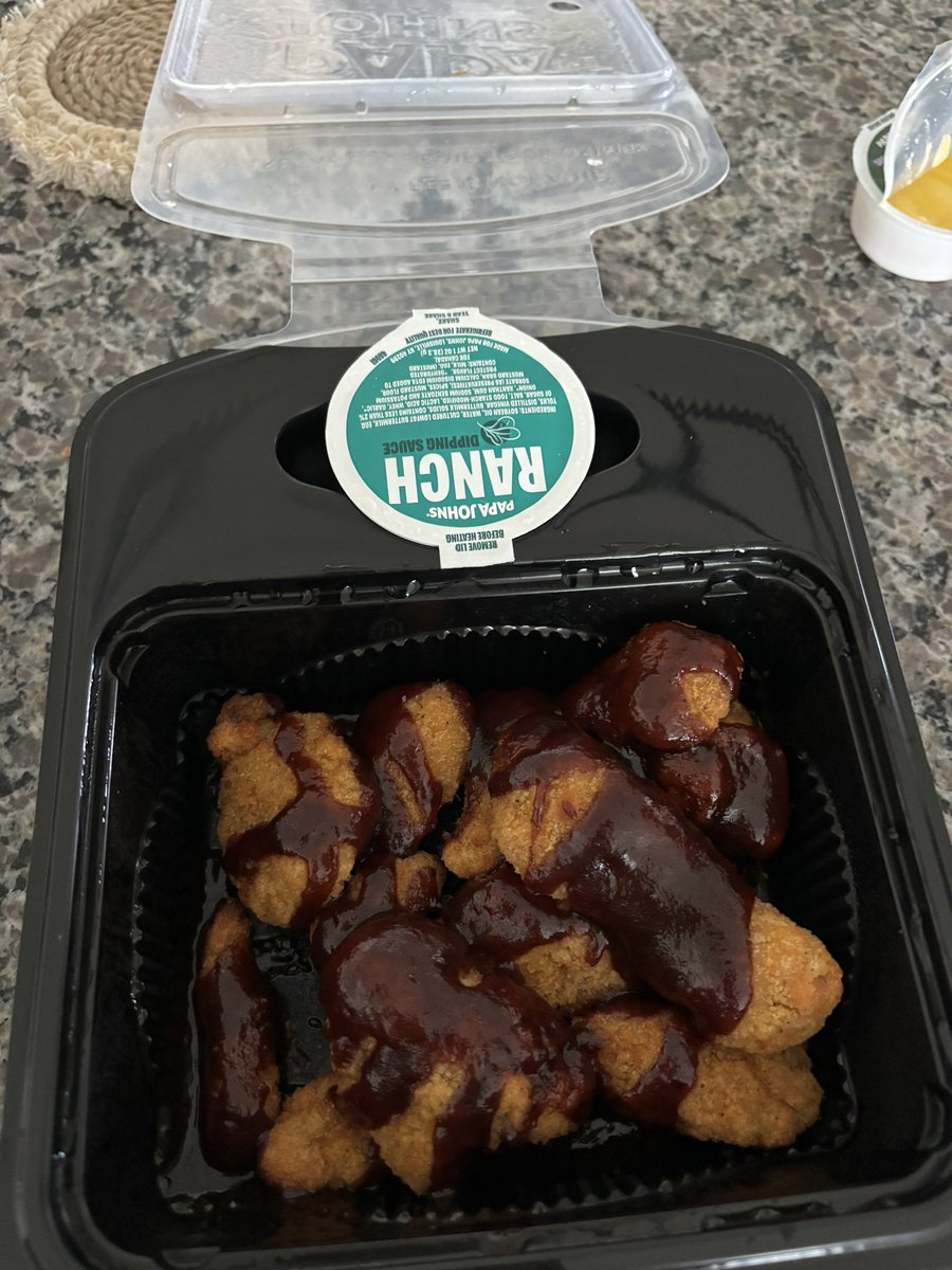 mattrichards501's tweet photo. @PapaJohns Brah…. What in the hell is this lol https://t.co/cJdHXfRVTr