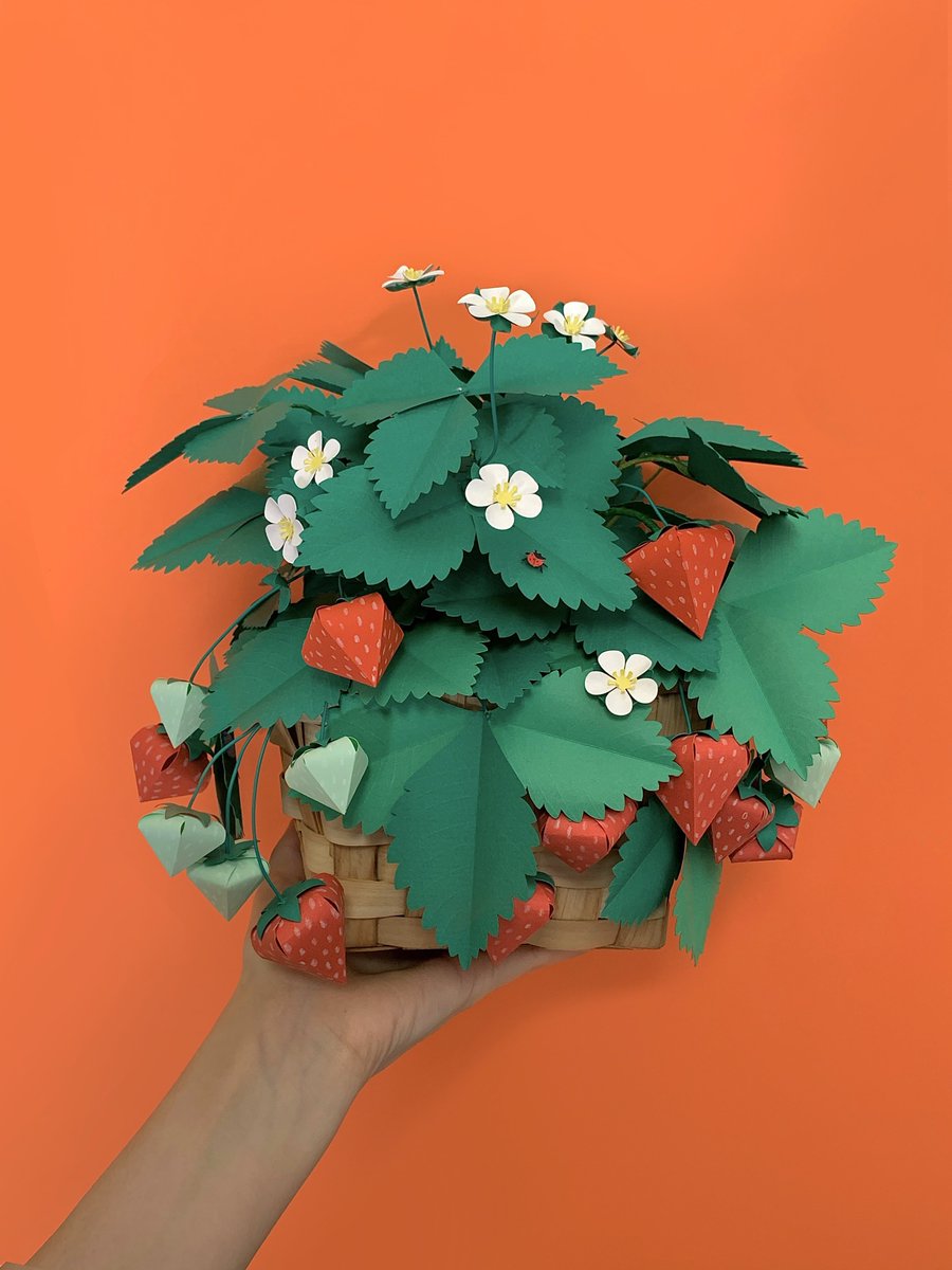 my projects of this year so far as a paper engineer, a thread! ✂️🧵