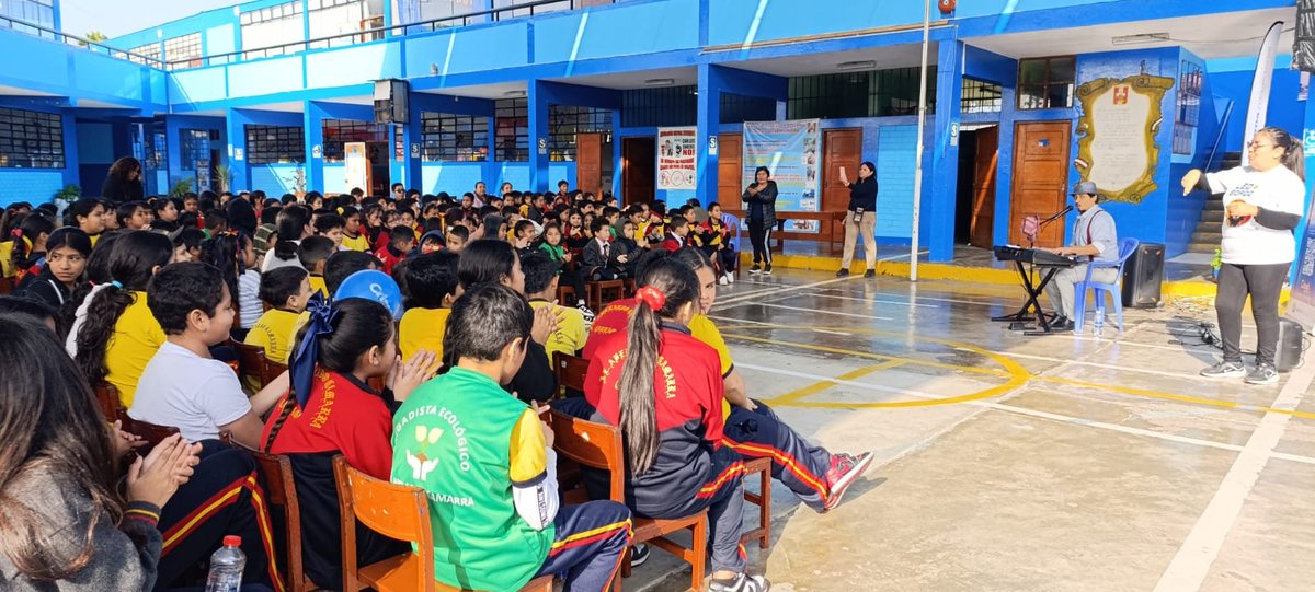 drecallao's tweet photo. 📢| La Dirección Regional de Educación del Callao, en convenio con la Derrama Magisterial y Librerías Crisol, sigue desarrollando el innovador Proyecto de Lectura “Activaciones Biblioteca Móvil – Leo a Bordo” en diversas instituciones educativas de la región. https://t.co/3FZyiN0Oyz