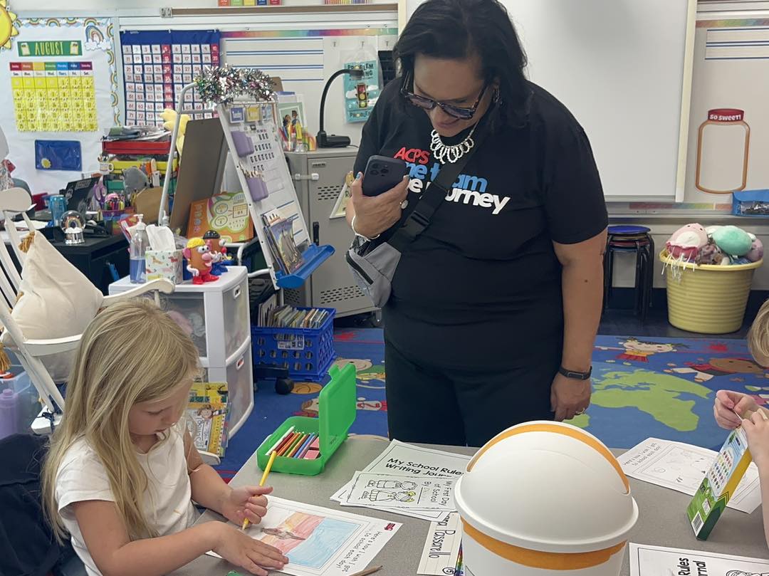 ACPSk12's tweet photo. Every corner of @LylesCrouch, from the halls to the classrooms, is filled with joy! ππ Students are reconnecting with friends and teachers, ready to take on the year with enthusiasm. Weβre excited for all the learning ahead! #ACPSBack2School #BacktoSchoolVA #ACPSIsTheBest https://t.co/KN1ZrghAoZ