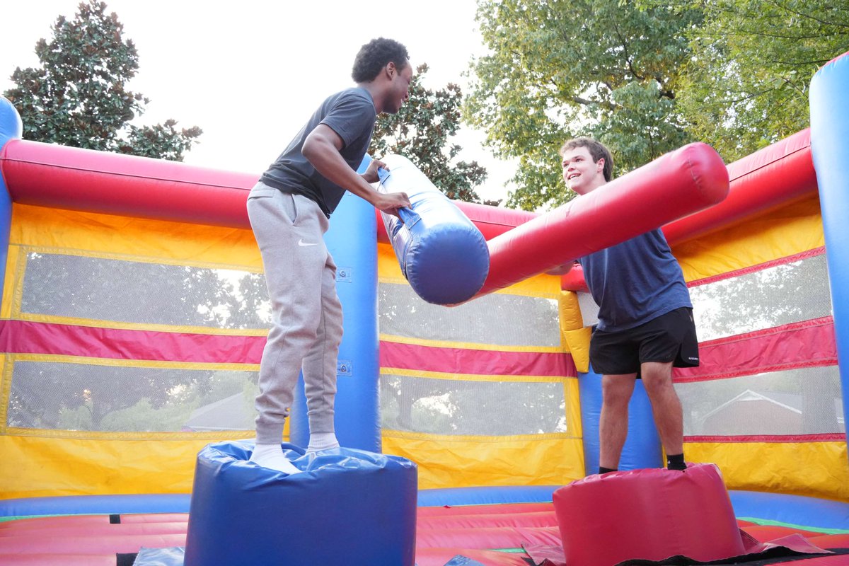 ItawambaCC's tweet photo. 🕺 Funkytown Throwdown was a blast! Thanks to everyone who joined us on the President's lawn to kick off the semester in style! Here’s to more unforgettable moments this year! #ICCFamily #TheBestStartHere #WelcomeWeek24 https://t.co/pWSQBfrysq