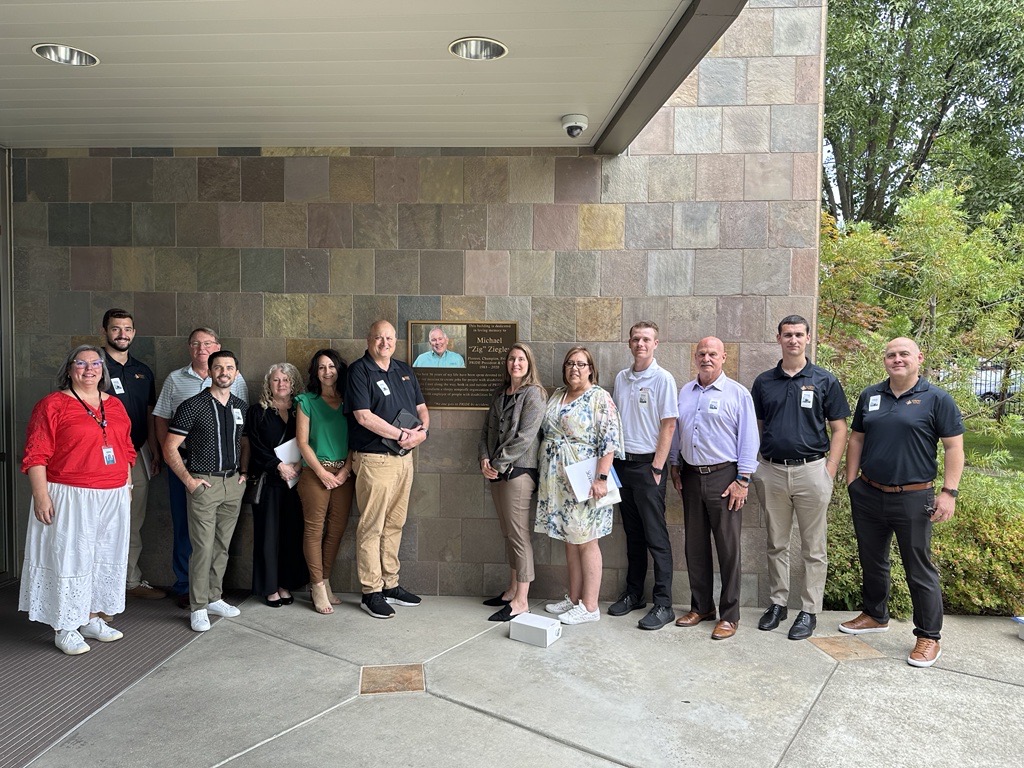 tweetsforpride's tweet photo. We recently welcomed Kevin Sexton, Managing Director, and his team from Retirement Security Centers (RSC) for a tour of our Roseville facilities, hosted by our own Michele Bennyhoff. Thank you, RSC, for your support of our mission! #PathwaysToEmployment https://t.co/DdzFg1idyT