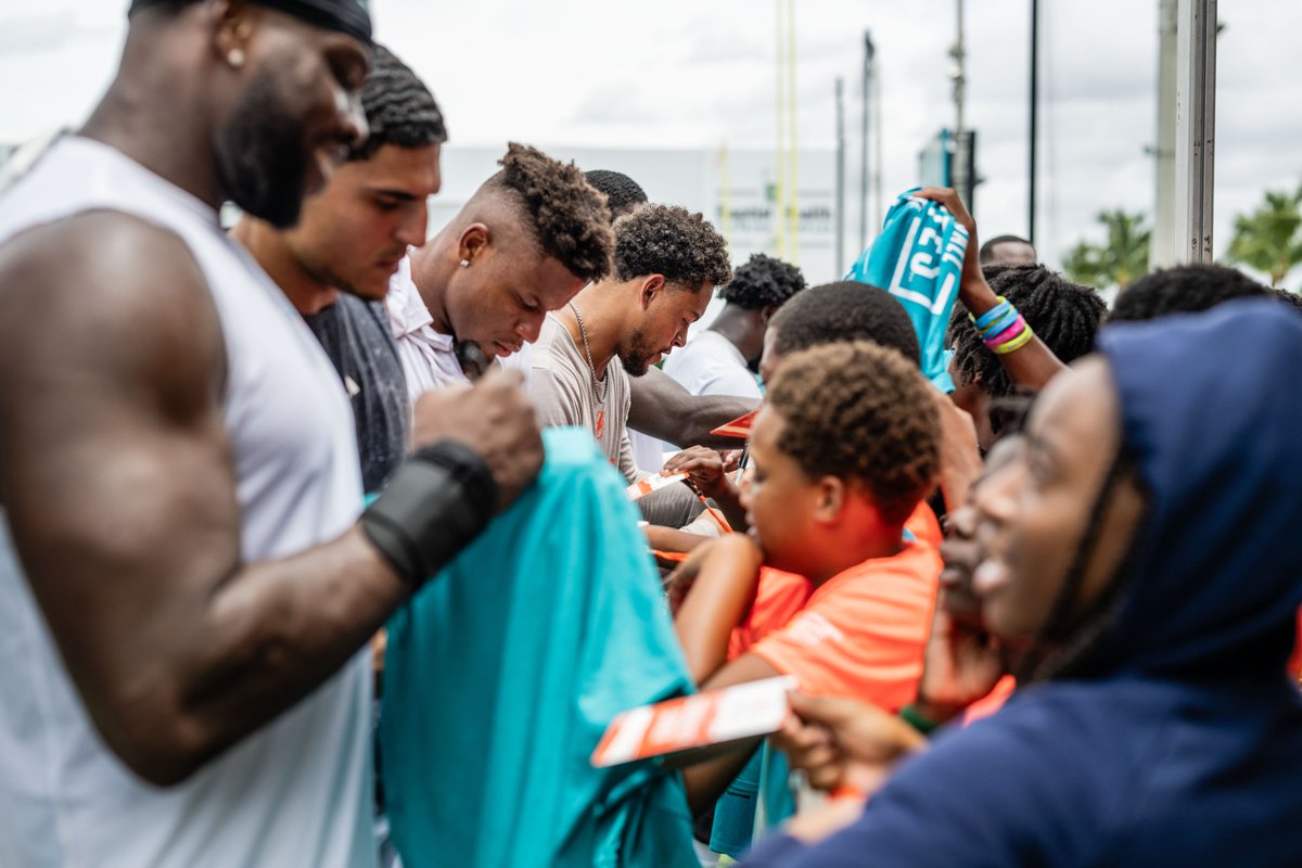 Miami Dolphins Foundation & Community Relations tweet media
