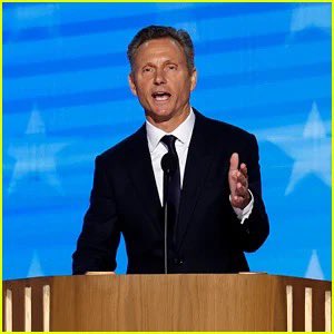 OlitzNVermont's tweet image. After seeing POTUS (😉) Fitz last night, who else misses Scandal? Who needs more Scandal? #Olitz #BooNBae #Scandalholics #Gladiators