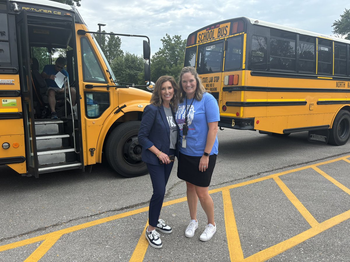 Rochel Daniels (@rocheldaniels) on Twitter photo Gracemor was full of Lion Pride! Happy #NKC1stDay to students, staff and families <a href="/GracemorNKC/">Gracemor Elementary Lions</a>. Gracemor was full of Lion Pride! Happy #NKC1stDay to students, staff and families <a href="/GracemorNKC/">Gracemor Elementary Lions</a>.