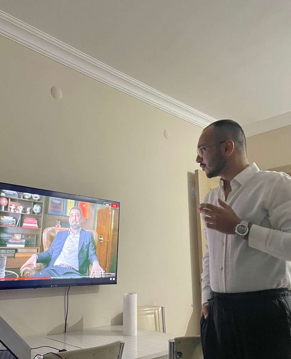 Pişman mısın 
Değilim 
Yanlış olduğunu düşünüyor musun 
Yanlış