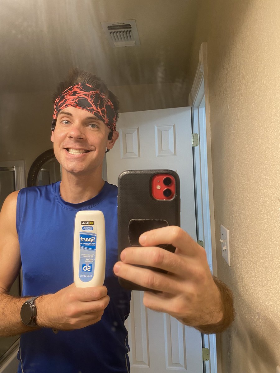 AndrewLeeGreene's tweet image. Hey running peeps! 🌞 Don’t forget to slather on that sunscreen before you hit the pavement—trust me, your skin will thank you later! I’m all about that DG™ Sports life (not sponsored, just obsessed) because it keeps me burn-free every time.#RunSmart #FeelGoodRunGood #TeamGreene