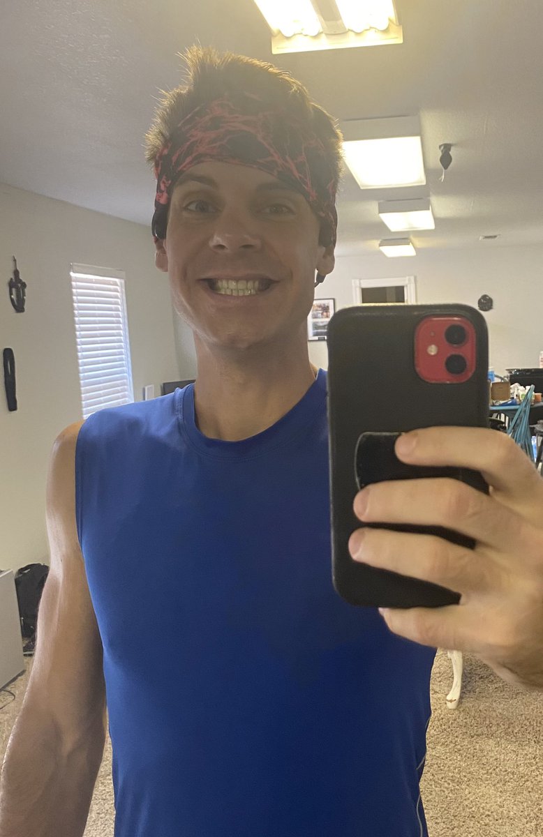 AndrewLeeGreene's tweet image. Hey running peeps! 🌞 Don’t forget to slather on that sunscreen before you hit the pavement—trust me, your skin will thank you later! I’m all about that DG™ Sports life (not sponsored, just obsessed) because it keeps me burn-free every time.#RunSmart #FeelGoodRunGood #TeamGreene