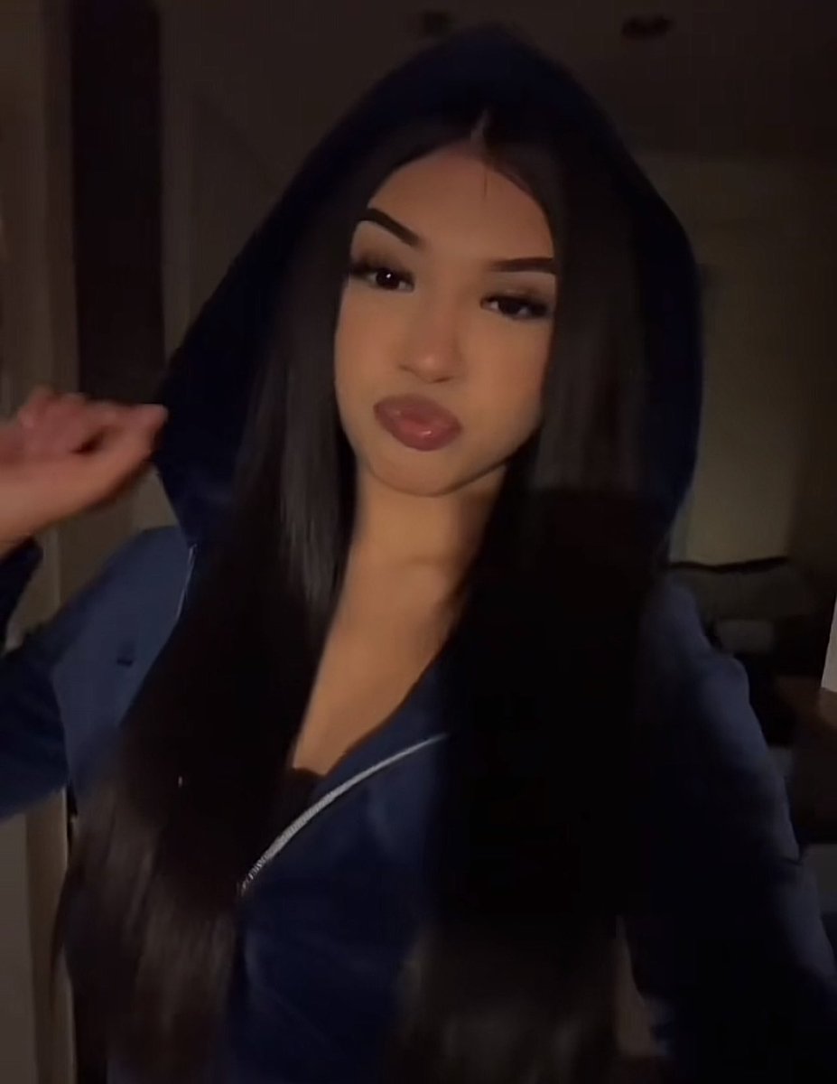 anishaaa200's tweet photo. Who wanna see my vids? Also down to meet up tell me wya. Debating how much $ https://t.co/Ot6vvmoyRq