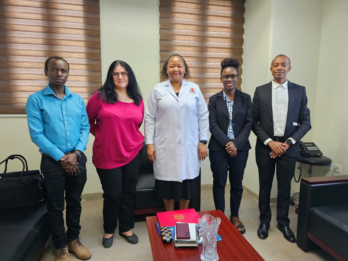 SarahMatuja's tweet photo. Prof. @sheilambrasil had the chance to visit @mamcmloganzila to meet the Directorate, various departments & #StrokeUnits dedicated for acute care. She delivered power mentorship training sessions with Prof. Anderson, Pontes-Neto & Silva! We are so grateful!
#FutureStrokeLeaders https://t.co/3HqdmRcXuT