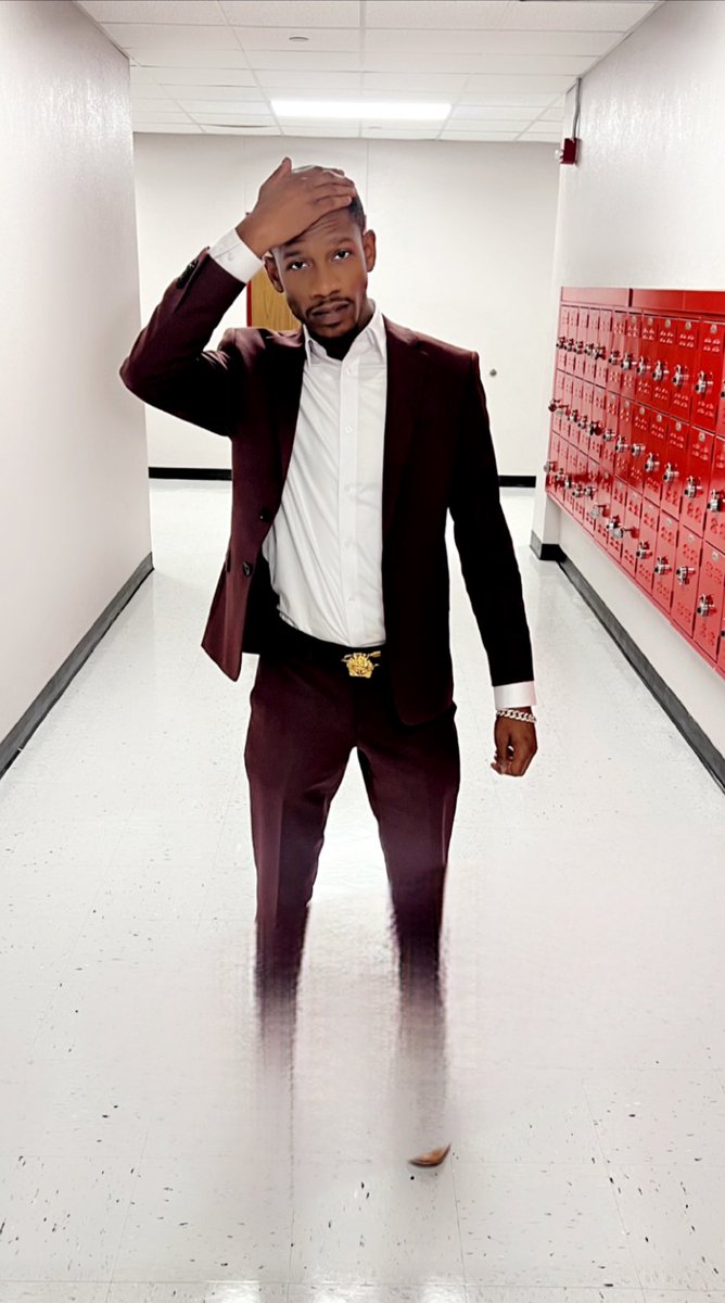 colegatephresh's tweet image. Mr. Cole can teach you a few things 🍎📝📚📓 Year 9