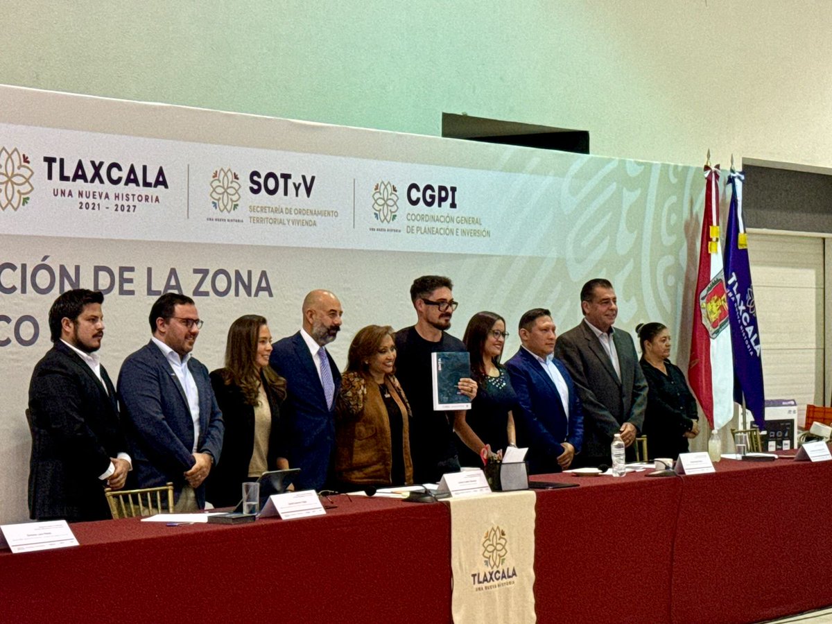 SEDATU_mx's tweet photo. #Boletín 

Entrega Sedatu Programa de Ordenación de la Zona Metropolitana Tlaxcala-Apizaco.

Se benefician 24 municipios donde habitan cerca de 700 mil personas en una superficie de 155 mil hectáreas.

Entérate aquí👉https://t.co/baD950lZe1

#EnBuenPlan https://t.co/Jrb6iBKVNn