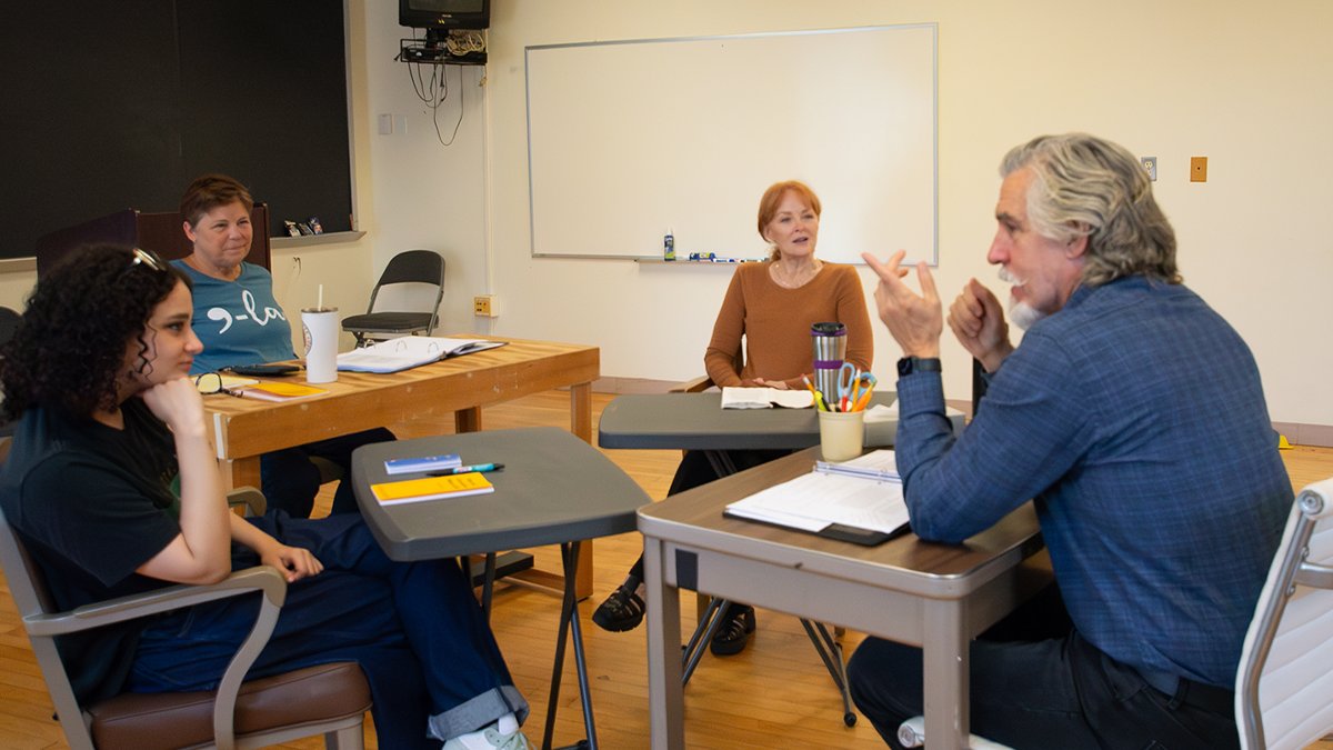 Delaware_REP's tweet image. It&apos;s getting busy at the REP.  WHAT THE CONSTITUTION MEANS TO ME had it&apos;s first rehearsal today.  We&apos;re going to have dueling rehearsals for our September shows! 😆 
#WeAreTheREP #DelawareREP #ResidentEnsemblePlayers #Theatre #rehearsal