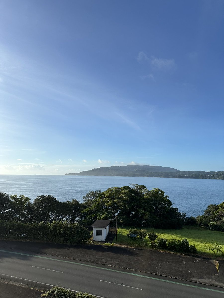 errie's tweet image. おはよう大岐の浜。今日はめちゃいい天気！午前中は秘密の川に遊びに行くぞ。
#kaiyu #海癒 #yostrip