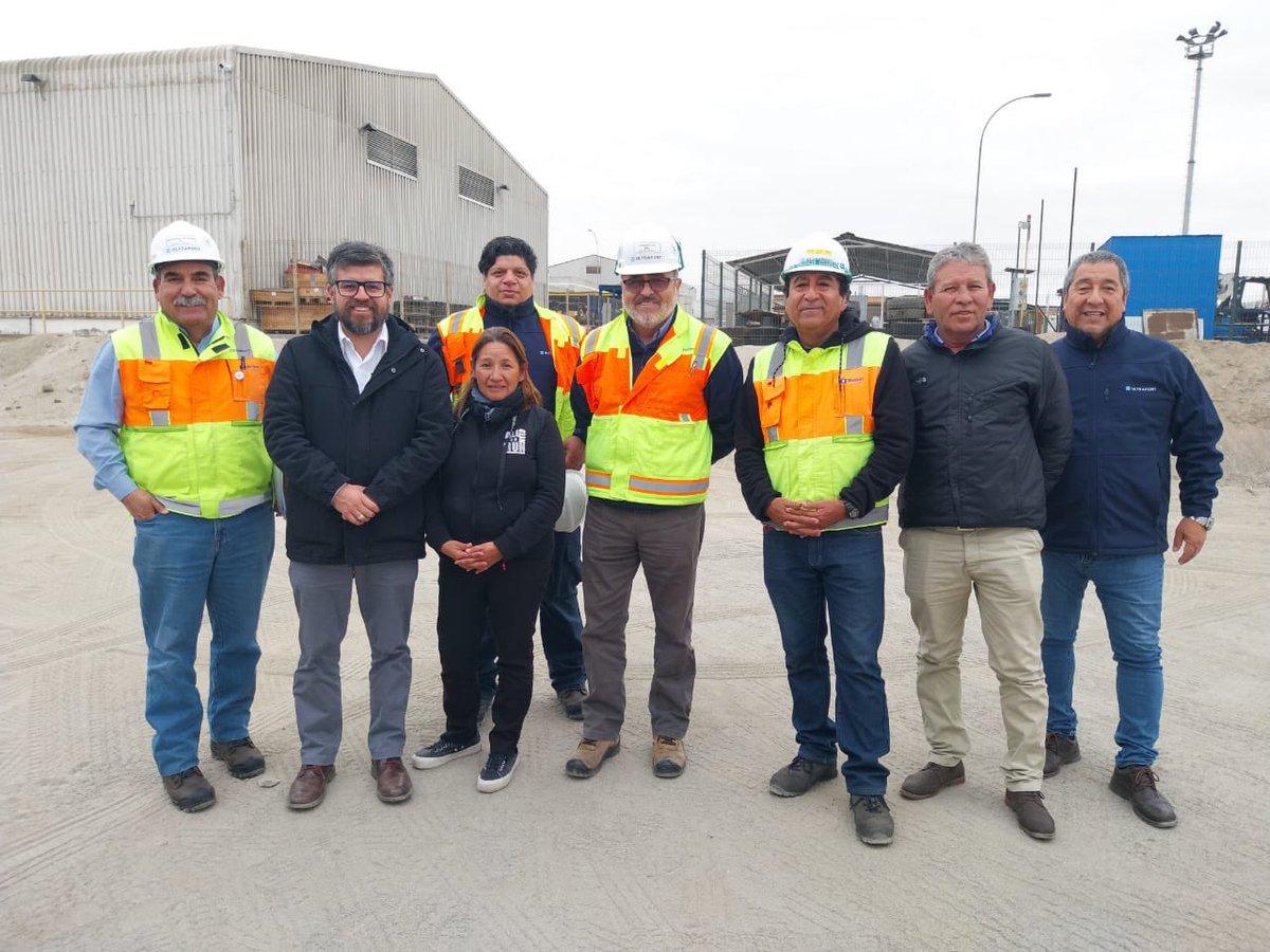 🚢 "La Dirección Nacional del Trabajo debe resolver el problema de los trabajadores portuarios. Es crucial que escuchen a los sindicatos y se comprometan con una solución; no pueden seguir evadiendo su responsabilidad." <a href="/jaimearaya/">DiputadoJaimeAraya</a> Diputado 

#Mejillones #Antofagasta