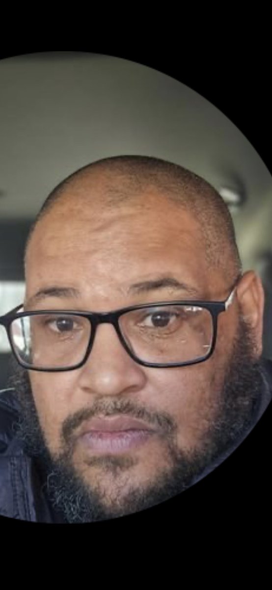 r3mbb's tweet photo. @rambobarandgril @politikaljunki @jakeshieldsajj pls say this isn’t you, you’re ugly as fuck  #ashy #AquaphorNeededUrgently https://t.co/x7ld8J7Wqj