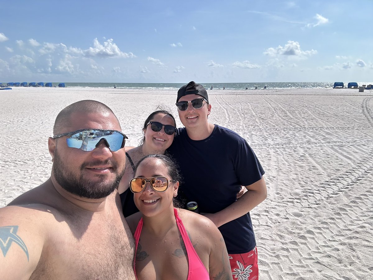 VDOGER3's tweet photo. So glad I streamed at one point. Met so many great people. @crazy_nate28 https://t.co/t3t3qqX8bU
