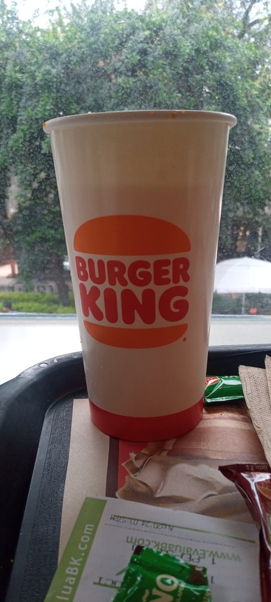 Mayito Show (@mayitoshow) on Twitter photo Fui a <a href="/BurgerKing/">Burger King</a> genova zona rosa. Servicio pésimo, cómo fría, cajera excelente cobra atiende máquina que solo despacha agua cero refresco. El gerente mm,? No sé asoma a apoyar a su personal
Lastima Fui a <a href="/BurgerKing/">Burger King</a> genova zona rosa. Servicio pésimo, cómo fría, cajera excelente cobra atiende máquina que solo despacha agua cero refresco. El gerente mm,? No sé asoma a apoyar a su personal
Lastima