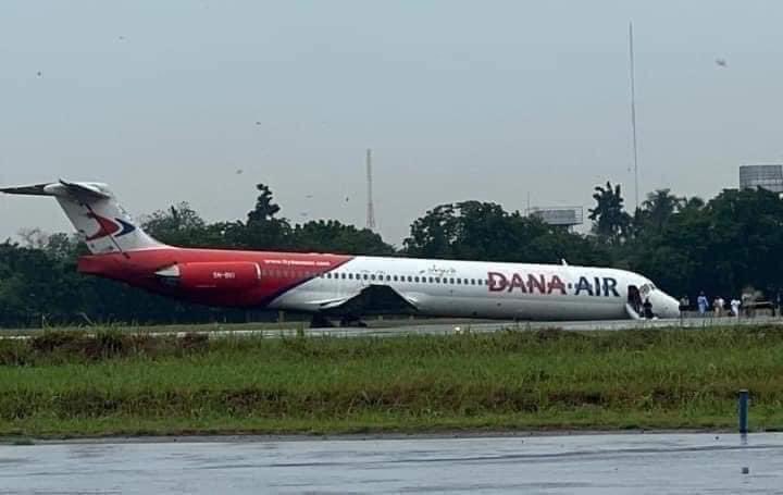 ChinasaNworu's tweet photo. Breaking News !

Dana Air and Azman air have closed down their operations and sacked all their staffs . 
“Magana yakari”
@real_IpobDOS 
#DivideNigerianowtosavelives 
#FreeBiafra https://t.co/gan4PX8KOZ