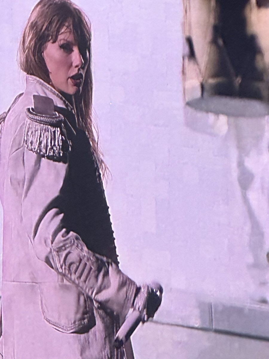 AddictedToLea's tweet photo. What a ride 💞 she finally realize how much we all love her outside the US and UK❤️ the memories we made🥹 
#theerastour #LondonTSTheErasTour #MilanTSTheErasTour ⭐️ https://t.co/S2geOakmRl