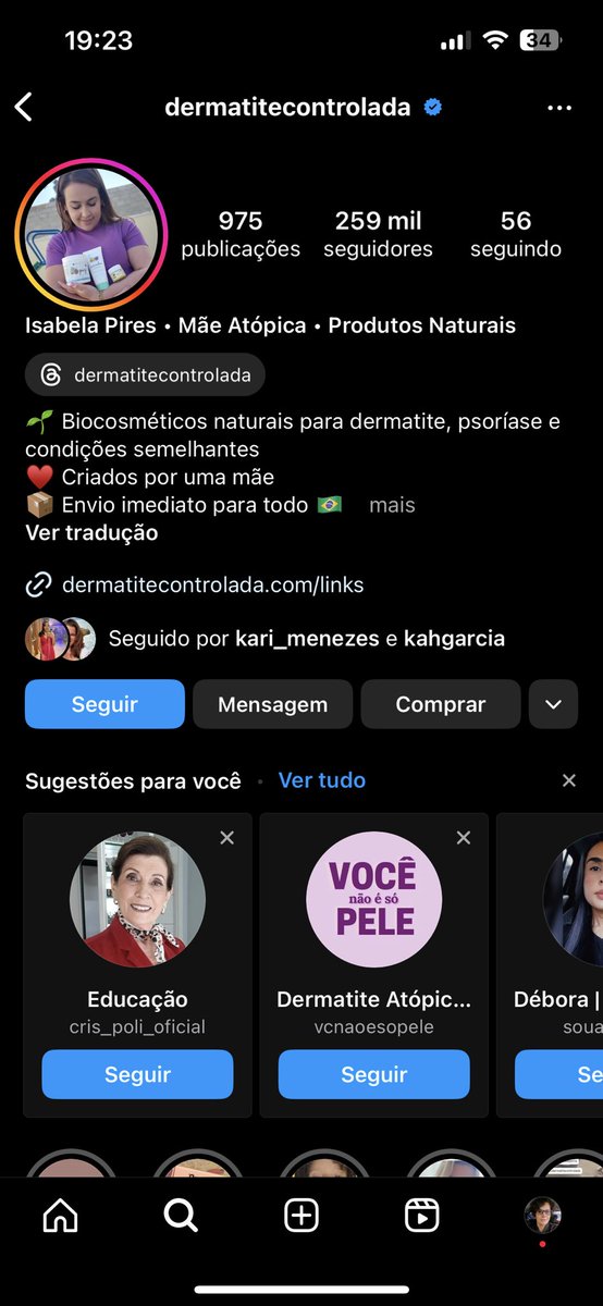 verena_n's tweet photo. @jairmearrependi Minha namorada não se dá com NENHUM shampoo 
Já tentou os da Vichy, o Doctar Plus

O que foi funcionar foi a marca: Dermatite Controlada 
Feito por uma mãe com filhas com mega dermatite 
Todo naturalzinho
Ela foi estudar pra fazer as coisas das filhas e depois começou a vender https://t.co/L9Utj4OtDX