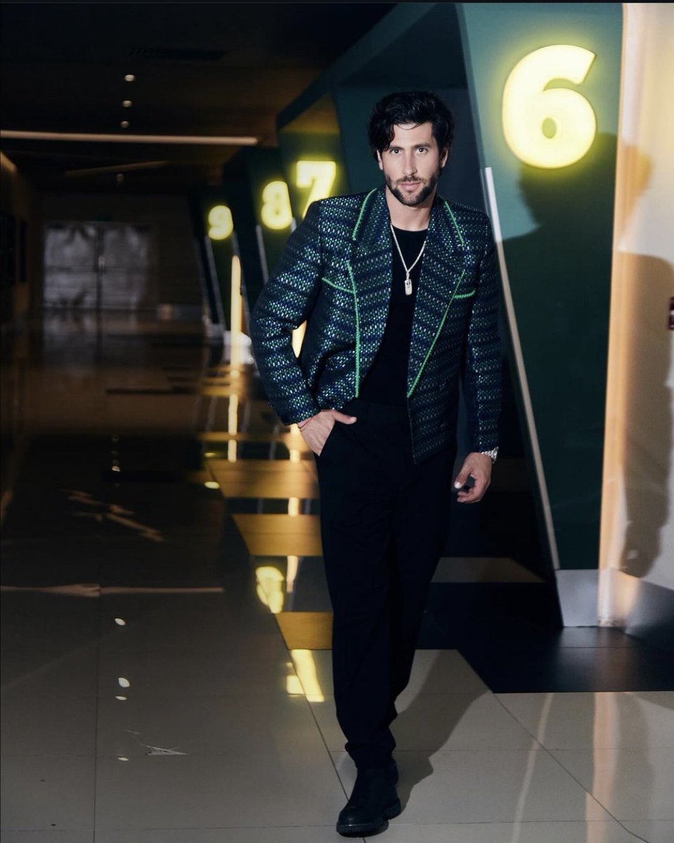 marciatwxeets's tweet photo. chulo de precioso 🫦
#DiegoKlein en la premier de #ElElixirDelAmor
ahora en cines en México ✨ https://t.co/WmOvjWeNAW