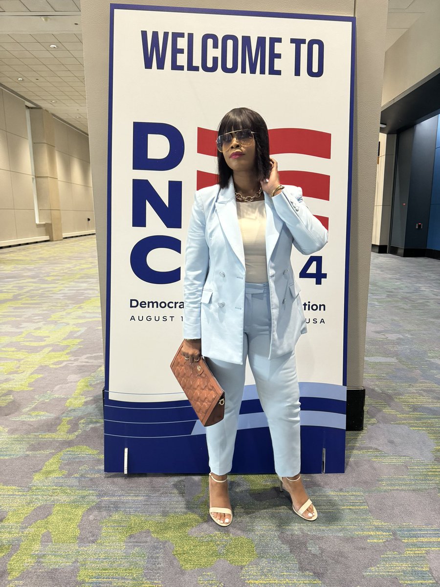 treschicstyle's tweet image. Day Two of @DemConvention 
Snatching checks &amp;amp; standing up for democracy. All that other stuff… Miss me with it! #VOtETrue