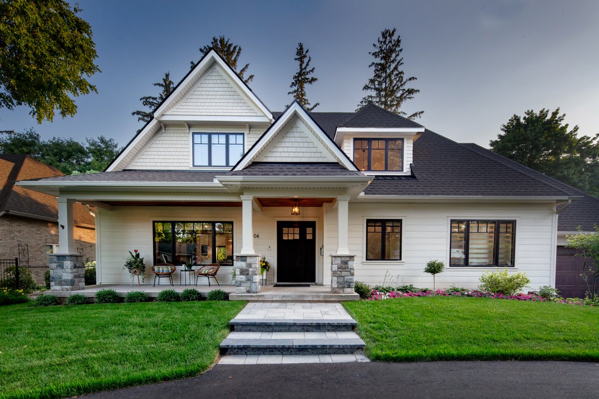 ✨ Project Nora ✨
😍 Admiring the finishes on this exterior! We've combined sleek horizontal siding with textured shakes in a custom color that brings it all together. The black-framed windows add a bold contrast, while the stone detailing grounds the design beautifully. 🏡
