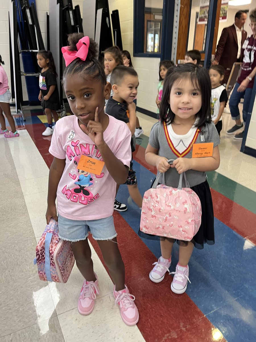 LockhartISD's tweet photo. Our littlest Lions had a spectacular start to their educational journey today at @CarverCubs  We are so excited to welcome these bright and shining stars and can't wait to watch them grow! #FirstDayLISD
#UnlockingPotential #expeditionexcellence https://t.co/YrxcfPcDWV