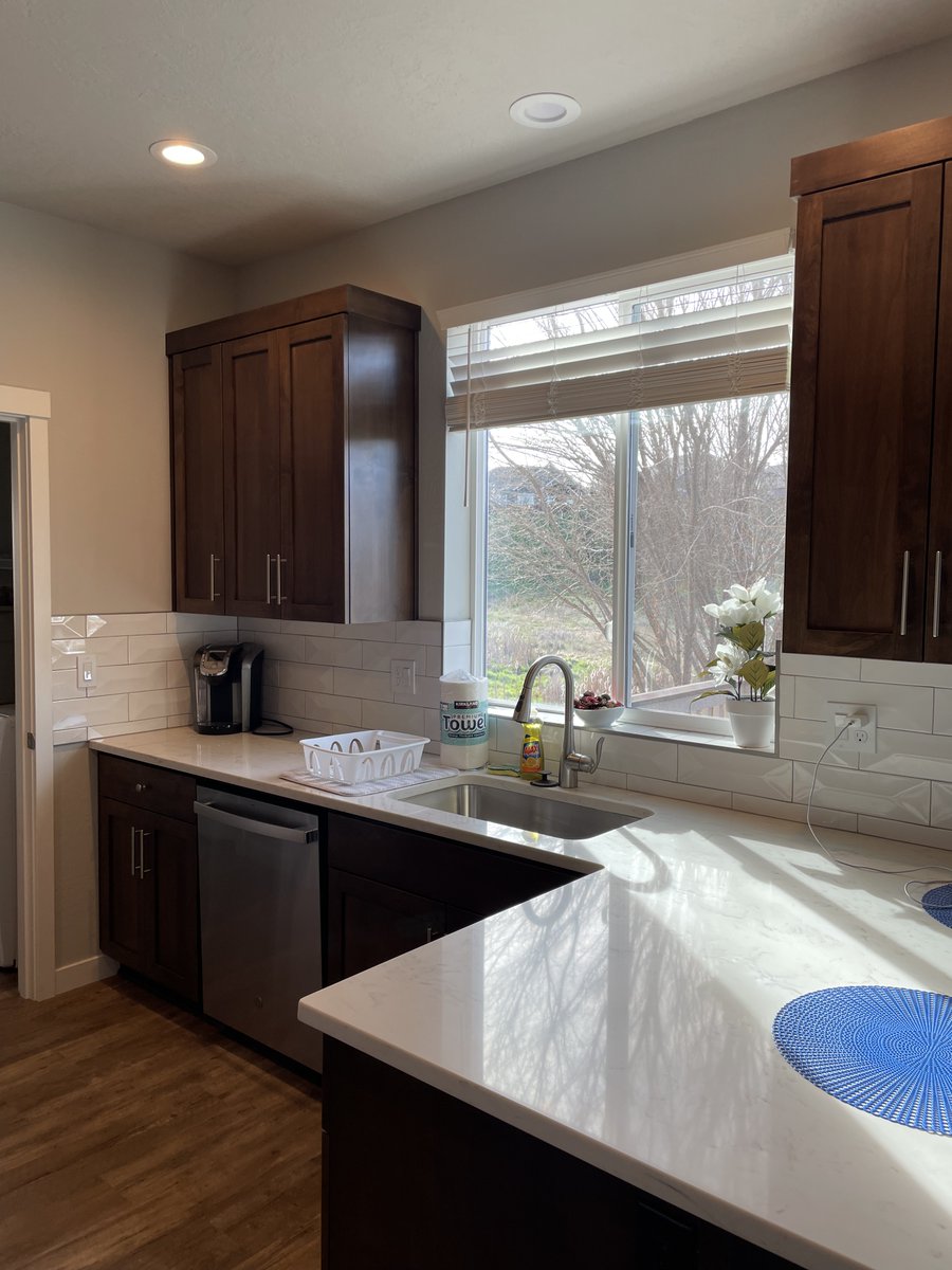 us_premier's tweet photo. Short term housing on the mind? How about giving it someone with the time! We can do all the research and look for the best places to fit your needs for your stay no matter how long! Call us today because we can help! https://t.co/yZn9N7Ardt