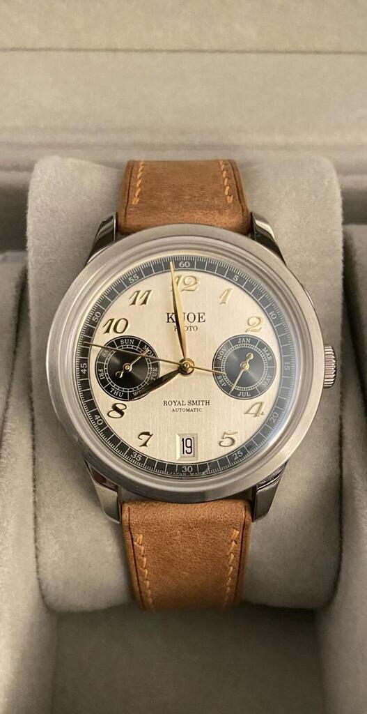 Handdn_'s tweet photo. Nicholas Lincoln (Verified Customer)
From: San Diego, US 🇺🇸
Great casual look!
Straps look great on white dial, salmon dial and champagne dial watches. 
Via @judgedotme
https://t.co/GBz3LyAA8b  
#handdn #leatherstrap #watchstrap https://t.co/qWPZPkHRHO