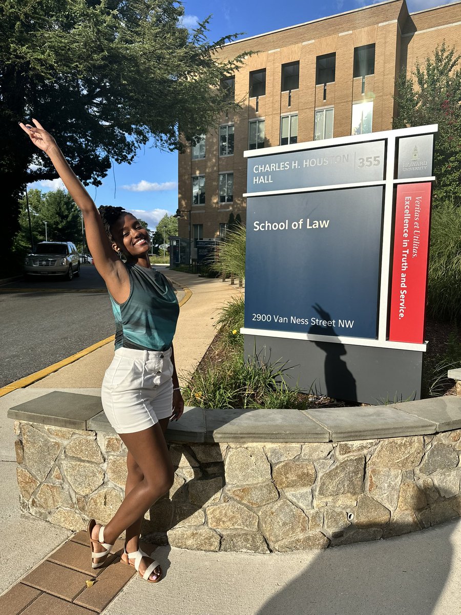 HighQuality_Q's tweet photo. 736 days ago, I embarked on this law school journey. Today marks the beginning of the end with my LAST first day of school EVER. Cheers to the final stretch! #19thgrade #LastYearBestYear #JD2025 #FutureLawyer #HowardLaw #HUSL #AlmostEsquire #FirstGeneration #BlackGirlMagic https://t.co/x5WTwjfPg0