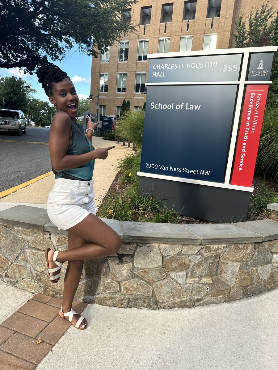 HighQuality_Q's tweet photo. 736 days ago, I embarked on this law school journey. Today marks the beginning of the end with my LAST first day of school EVER. Cheers to the final stretch! #19thgrade #LastYearBestYear #JD2025 #FutureLawyer #HowardLaw #HUSL #AlmostEsquire #FirstGeneration #BlackGirlMagic https://t.co/x5WTwjfPg0