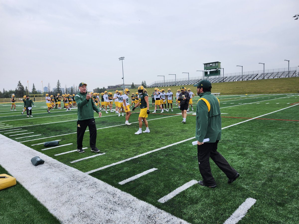 Coach Connor W. Rothwell (@coachconnorvss) on Twitter photo Incredibly grateful for my time as a Guest Coach at the <a href="/UABearsFootball/">University of Alberta Football</a> Fall Camp! Huge thanks to @UACoachMorris, <a href="/saintjordan21/">Jordan Liberman</a>, and all the other coaches for allowing me to make the most of this experience! Go Bears! 🏈 Incredibly grateful for my time as a Guest Coach at the <a href="/UABearsFootball/">University of Alberta Football</a> Fall Camp! Huge thanks to @UACoachMorris, <a href="/saintjordan21/">Jordan Liberman</a>, and all the other coaches for allowing me to make the most of this experience! Go Bears! 🏈