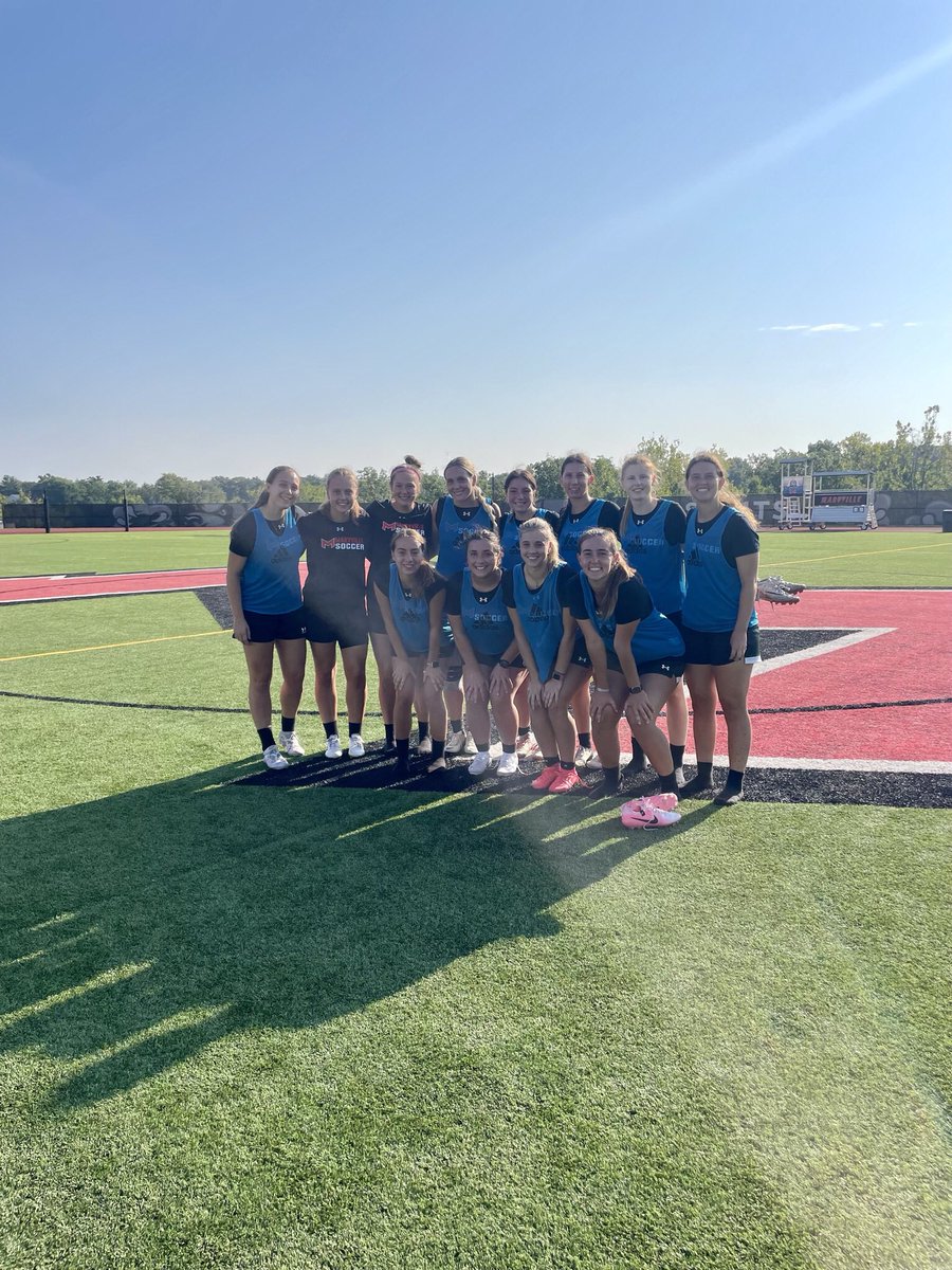 First Competition Tuesday for MUW⚽️ and there were some hard fought battles…races, 2v2, 3v3, different transition games, and some 9v9 games👏🥅🔥!! Winners were the blue team…Brooke, Agnes, Gigi, Elsa, Allie, Hailey, Nika, Lexi, Lily, Sara, Paige, and Michala🥇!!
#greatstuff