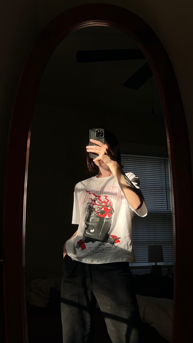 perri leigh tweet media