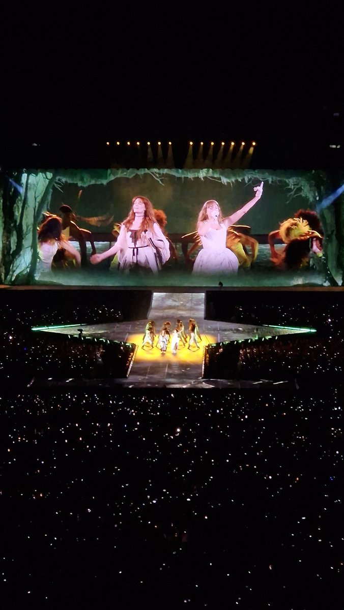 lolo_burns's tweet photo. Surely that didnt just happen??? #LondonTSTheErasTour FLORENCE??? https://t.co/NuRAH4oMFM