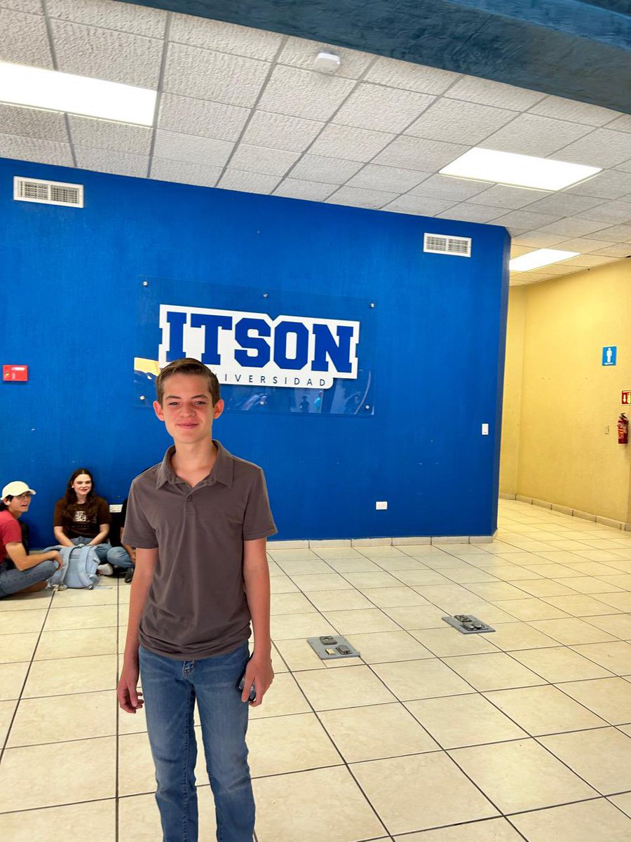 Aquí capacitandone en la plática del enfoque11.11 Muchas gracias al enfoque11:11 por la invitación y a todos sus acompañantes. Sin duda alguna aprendí mucho y las aplicaré esto en mi vida personal como la de empresario.