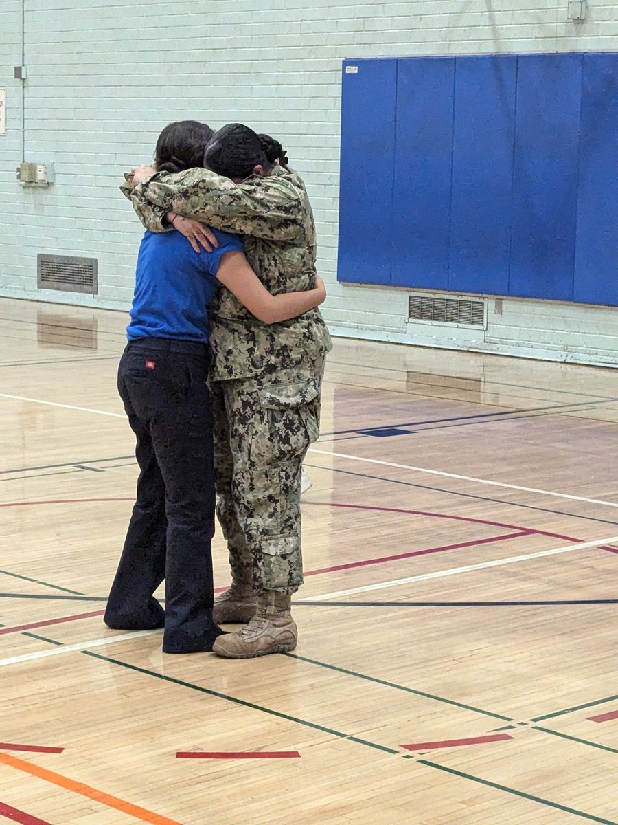 MMSMagnets's tweet photo. The last time Valerie saw her mom was in October 2023. According to EO2 Jimenez, “I joined (the Navy) as a single mom to provide a better future for Valerie and to be a strong role model for her; she is my reason to keep going.” https://t.co/5uEVKQInGL