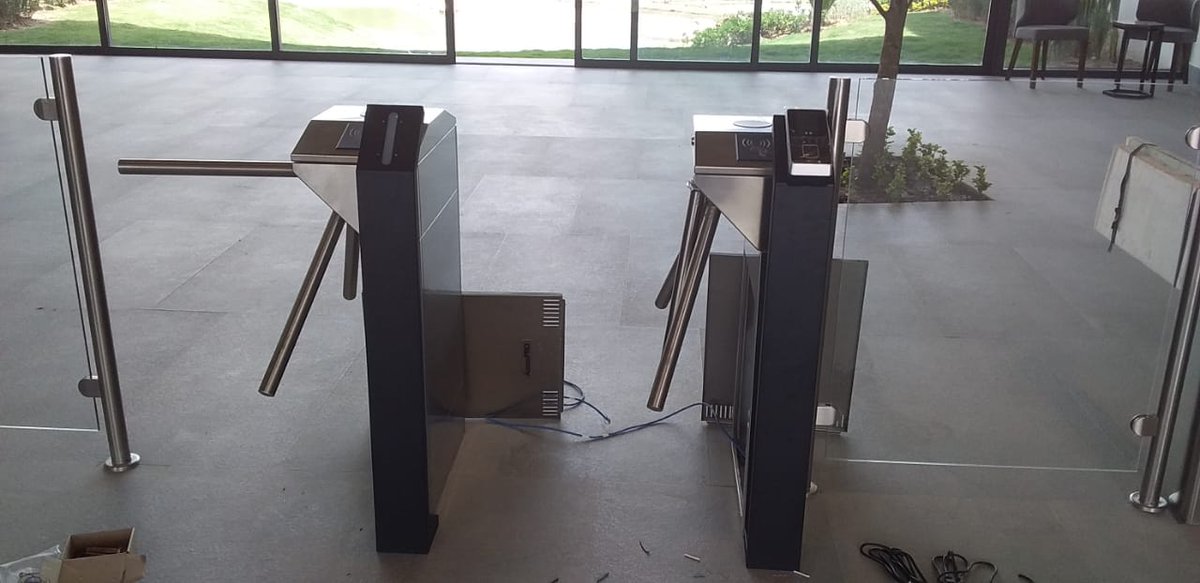 Hometek's tweet photo. Instalaciones especiales de Control de Acceso, videomonitoreo, cableado estructurado y red wifi para inmueble multiusos.
#instalacionesespeciales #instalacionesprofesionales #inmotica #domotica #wifi #automatizaciondecasas #automatizacion #automatizacionycontrol https://t.co/yzGxEwpbhG