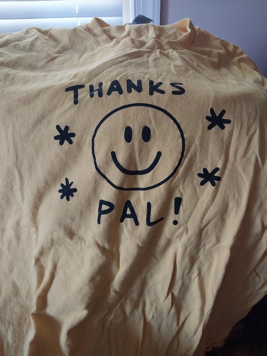 I went to a punk rock flea market, and there was a fun, synthy punk band on stage. I thought "this is right up my alley!" Then I realized their name was "Pal", which is more or less unduckable so I cannot #nameThreeSongs I'm afraid
#tShirtTuesday #bandShirtBluɛsday