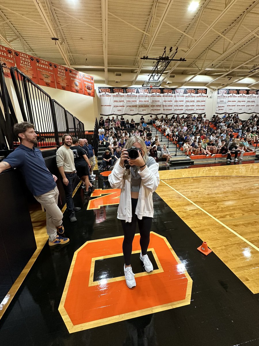 BHS Super Fans tweet media