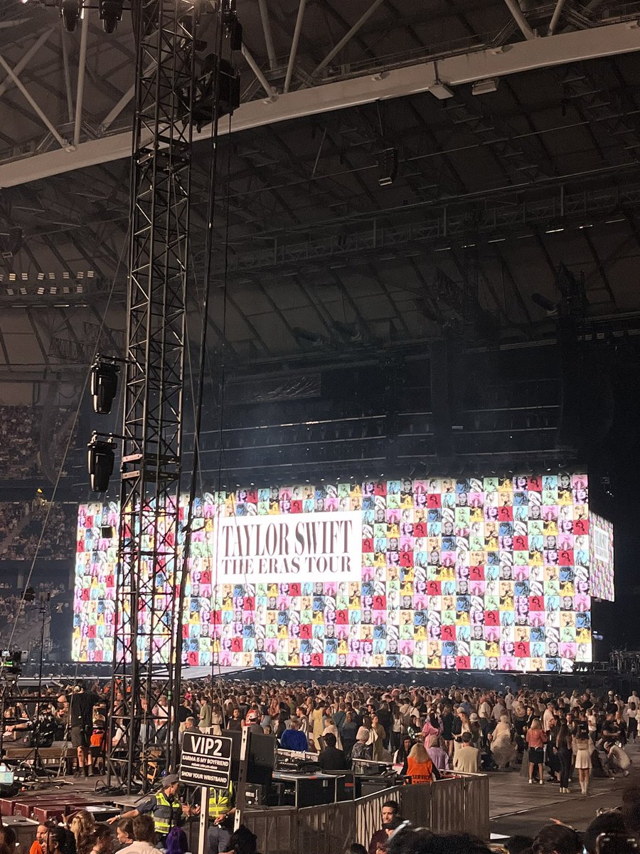 kvjcxzr's tweet photo. i will forever be grateful for seeing this live. https://t.co/sEiXxRf45D