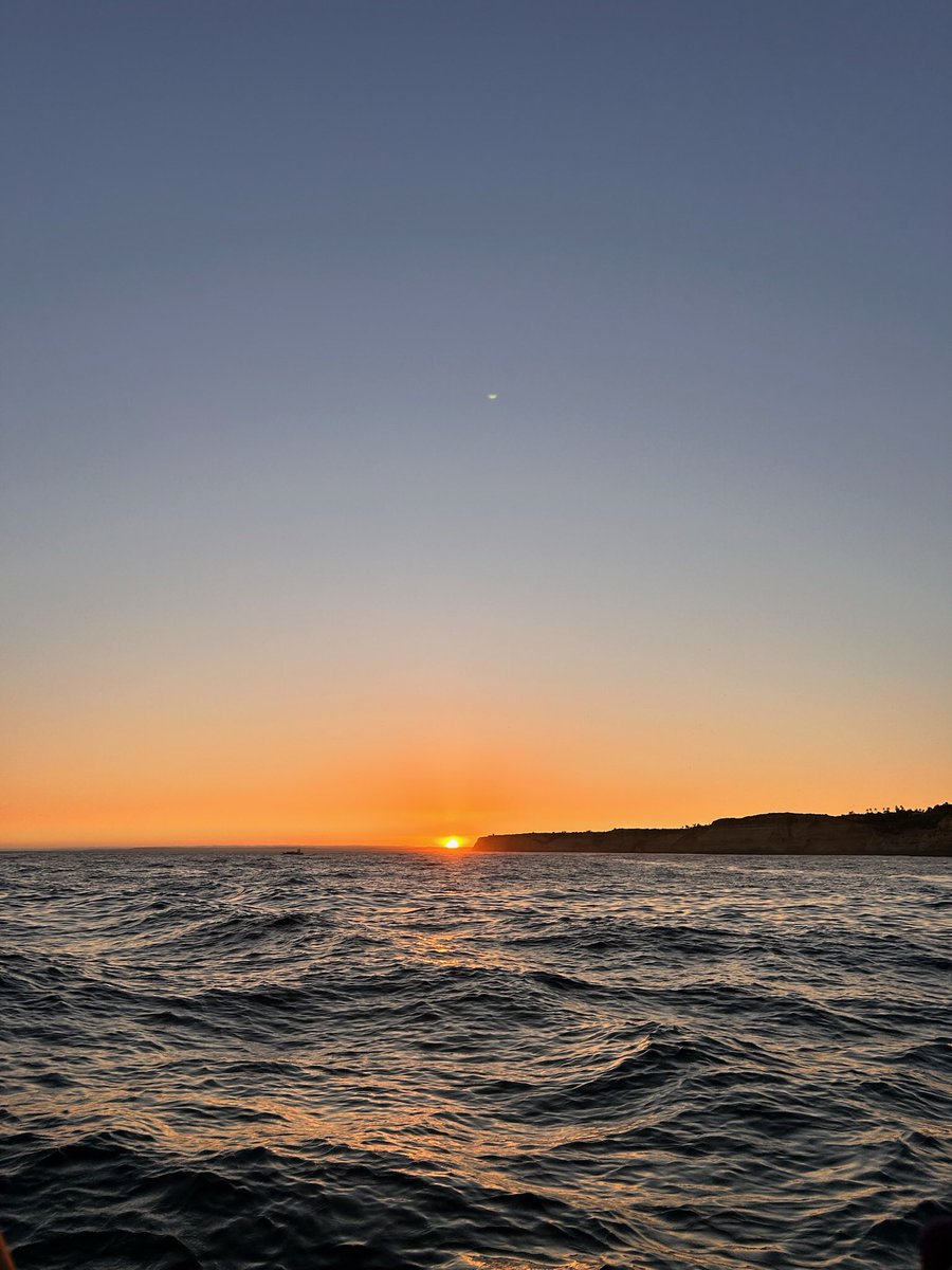 AnaPou16's tweet photo. Felicidad y paz 🌅 https://t.co/TCxWWtNy5m