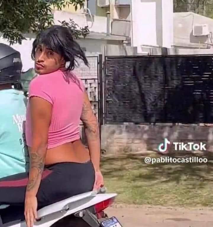 mi amiga me dijo q no se iba a ver más con el ex y hoy la vi en la calle así
