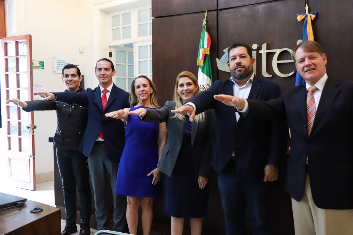 olinavarr's tweet photo. Agradezco la visita de Jorge Brown, Presidente del Instituto Global del Futuro del Turismo de la OMT, Armando Jimenez San Vicente, VP Instituto Global del Futuro del Turismo de la OMT, Antonia Rodriguez, Consultora Atracción de Inversión, @RodolfoGMtz Presidente de Coffe Law e Isaac Ávila de WhoLobbing para llevar a cabo la reunión del Consejo de #GobiernoDigital e #IA y la instalación del Consejo Consultivo de Turismo Inteligente.
