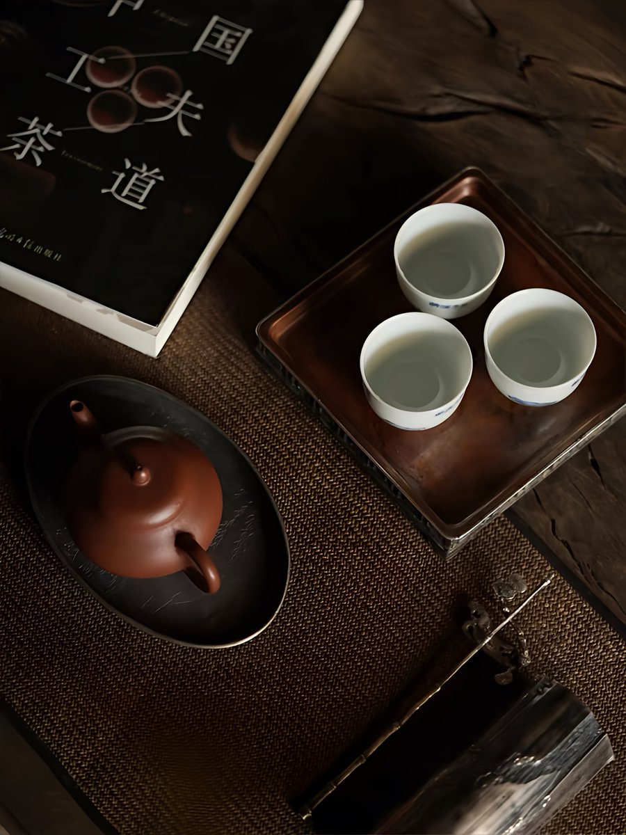 morimatea's tweet photo. Or a cup of tea, one morning.
.
.
.
#morningtea #teaday #cozytea #teastyle #enjoytea #innerpeace #quietmind #relaxmoment #timefortea #tealife #lifequotes #uniqueart #teapot #zisha #teacup #potholder #tealoversunite #morimatea https://t.co/2jrZ7plhwB