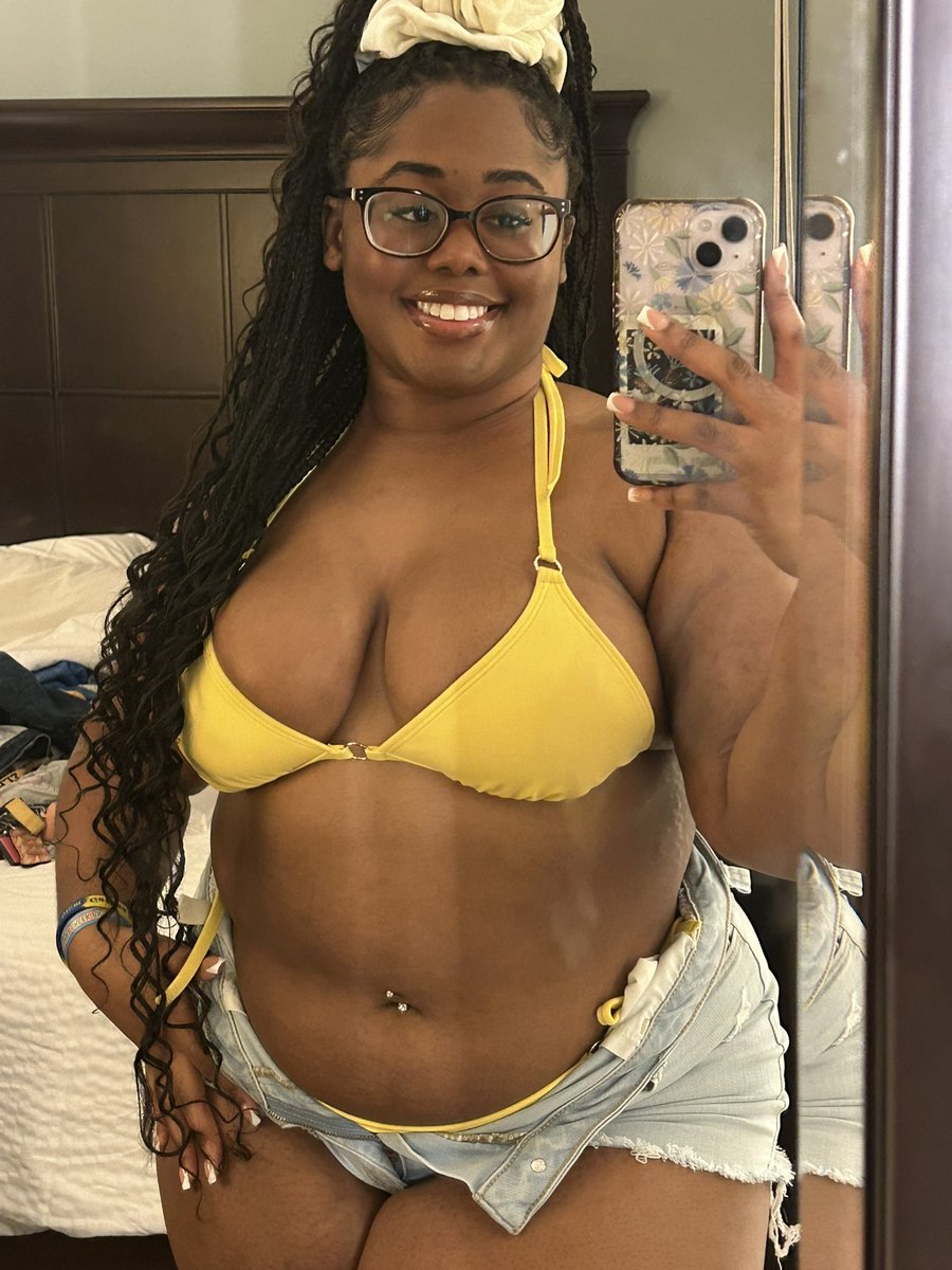 plumpbrownting's tweet image. In case you missed me 🤭🥰😘