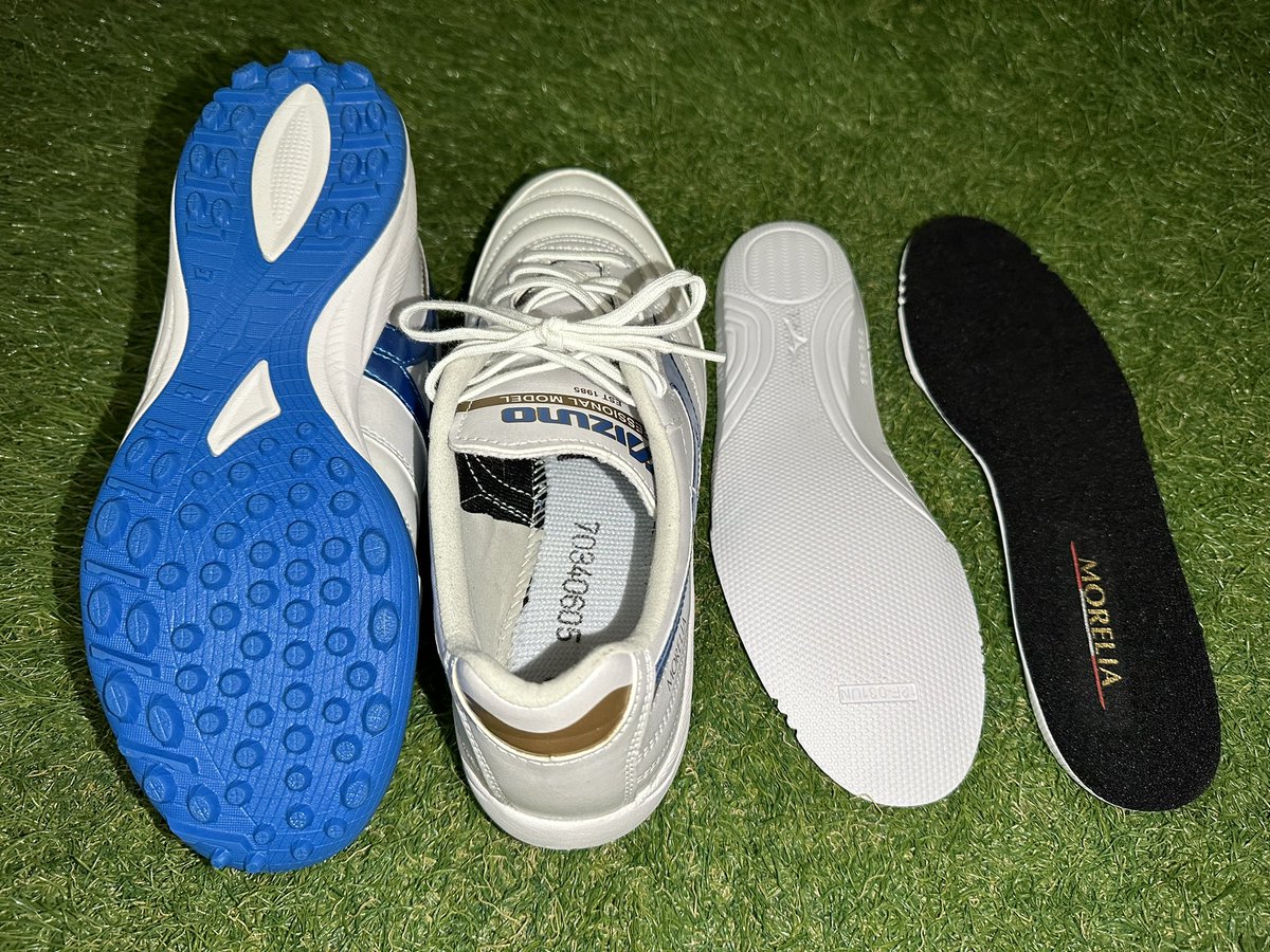 shiocap's tweet photo. #Morelia Sala Pro TF
移動やアップ用でランシュー買おうかと思ってましたがちょうど良いなと思い購入しました
エリートか悩みましたが用途を考えてプロに
25.0cmですが205gってTFではかなり軽量だと思います
あとは #MUGENPACK はカッコいいですね https://t.co/rkCwVh42Up